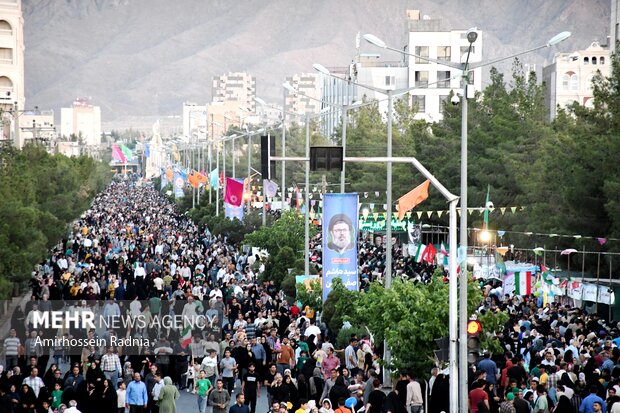 مهمونی کیلومتری غدیر در بیرجند