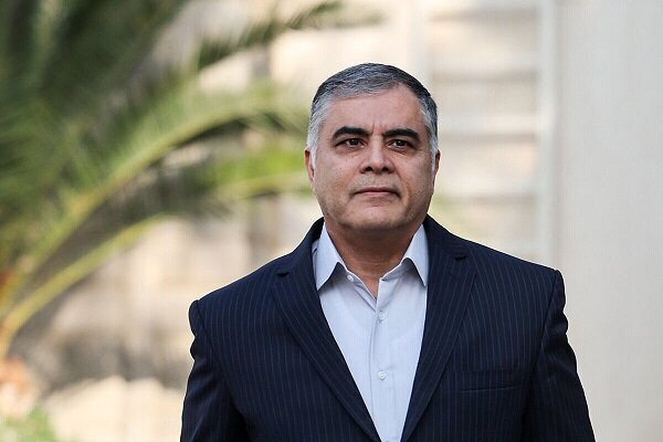وزير النفط يزور مستودع النفط في "ري" بعد الهجوم الصهیوني