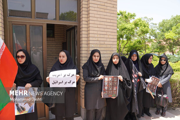 تجمع دانشگاهیان اردبیل در حمایت از «وعده صادق 3»