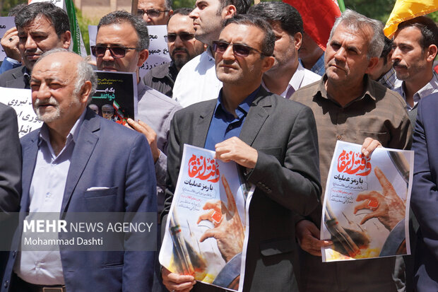 تجمع دانشگاهیان اردبیل در حمایت از «وعده صادق 3»