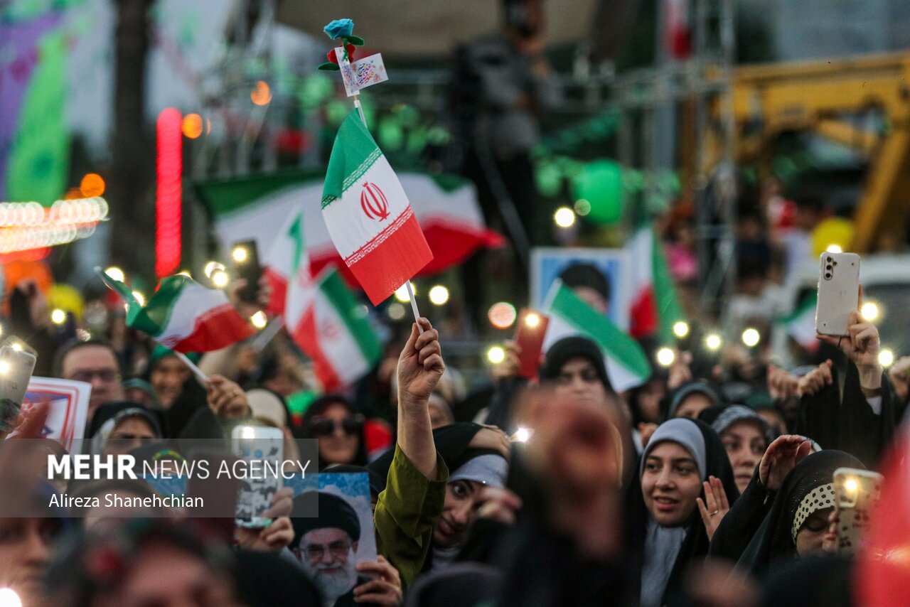 با پرچم ایران به میهمانی غدیر بیایید؛ این مراسم برای همه است