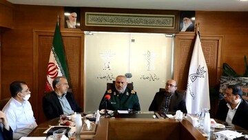 با وحدت و همدلی در جنگ ترکیبی بر دشمنان پیروز می‌شویم