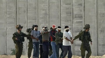 فلسطینی قیدیوں پر ایران کے میزائل حملوں پر خوشی منانے پر صہیونی فورسز کا تشدد+ ویڈیو