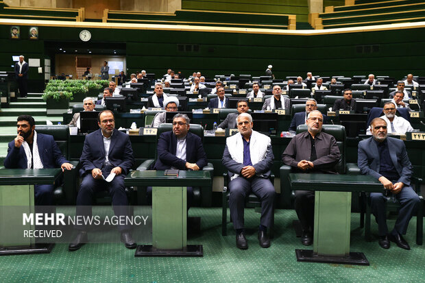 جلسه رای اعتماد وزیر پیشنهادی اقتصاد