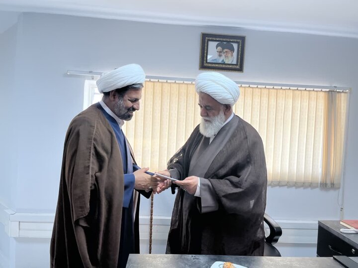 اعطای حکم ریاست جدید کمیته دستگاهی توسط آیتالله رشاد