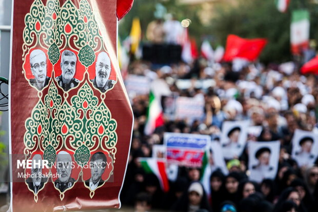 تشییع 8 شهید مراکز نظامی در شهر مقدس قم