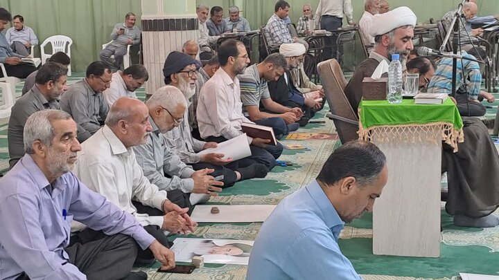 قرائت سوره فتح برای پیروزی رزمندگان اسلام در بوشهر