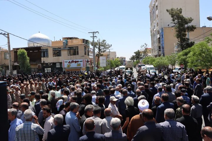 بدرقه باشکوه شهید وطن رسول رضایی در ساوه با حضور گسترده مردم