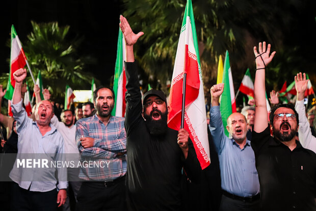 تجمع مردمی در میدان فلسطین علیه یاوه‌گویی ترامپ