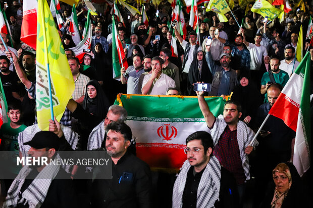 تجمع مردمی در میدان فلسطین علیه یاوه‌گویی ترامپ
