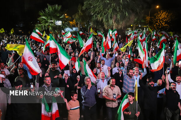 تجمع مردمی در میدان فلسطین علیه یاوه‌گویی ترامپ
