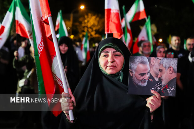 تجمع مردمی در میدان فلسطین علیه یاوه‌گویی ترامپ