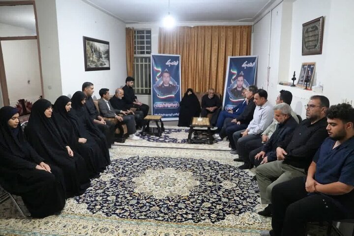 حضور استاندار کرمانشاه در منزل شهدای حملات رژیم صهیونیستی