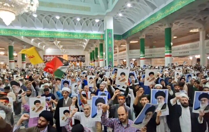 اجتماع «فدائیان ولایت، مدافعان وطن» در حرم حضرت معصومه(س) اجتماع «فدائیان ولایت، مدافعان وطن» در حرم حضرت معصومه(س)