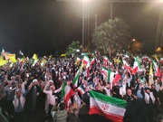 أهالي طهران يخرجون إلى الشوارع دعما للقوات المسلحة الايرانية