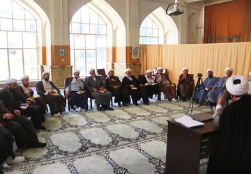 روحانیون و علما راهبرد دشمن را در جامعه تبیین کنند