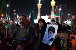 مشہد، عوام کا رہبر معظم سے تجدید بیعت کے لئے اجتماع