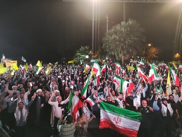 أهالي طهران يخرجون إلى الشوارع دعما للقوات المسلحة الايرانية