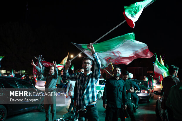 راهپیمایی موتوری مشهدی‌ها در حمایت از «وعده صادق ۳»