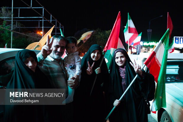 راهپیمایی موتوری مشهدی‌ها در حمایت از «وعده صادق ۳»