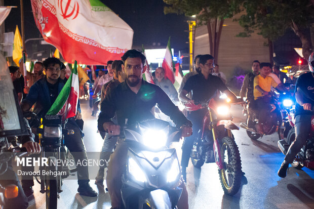 راهپیمایی موتوری مشهدی‌ها در حمایت از «وعده صادق ۳»