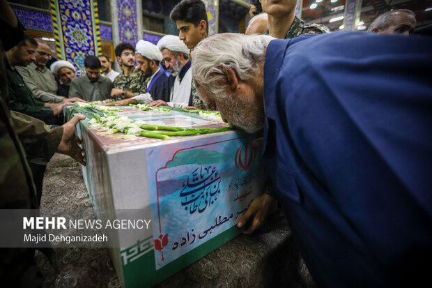 مراسم وداع با پیکر شهید «اکبر مطلبی‌زاده» در یزد