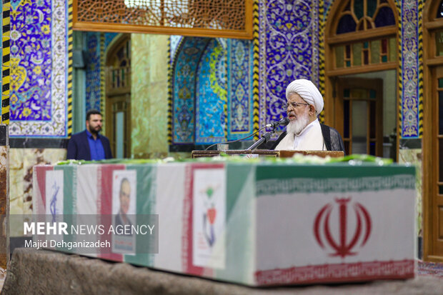 مراسم وداع با پیکر شهید «اکبر مطلبی‌زاده» در یزد