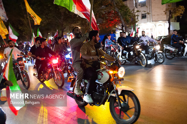 راهپیمایی موتوری مشهدی‌ها در حمایت از «وعده صادق ۳»