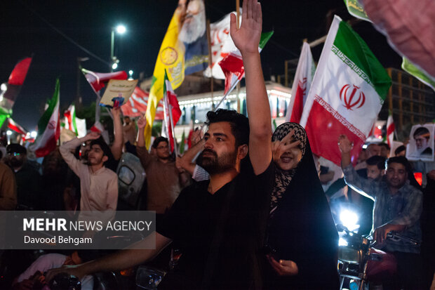 راهپیمایی موتوری مشهدی‌ها در حمایت از «وعده صادق ۳»