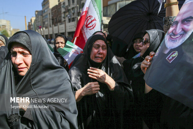 تشییع پیکر شهدای مدافع وطن در اهواز