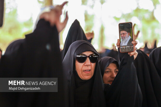 تشییع پیکر دانشمند هسته‌ای شهید «اکبر مطلبی‌زاده» در یزد