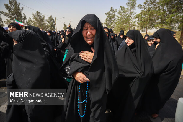 تشییع پیکر دانشمند هسته‌ای شهید «اکبر مطلبی‌زاده» در یزد