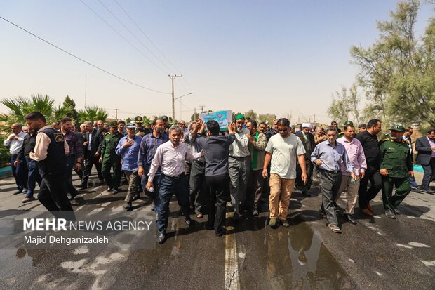 تشییع پیکر دانشمند هسته‌ای شهید «اکبر مطلبی‌زاده» در یزد