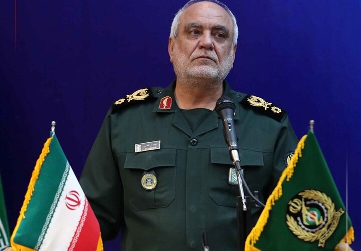 اللواء باكبور يعين العميد خادمي رئيساً لجهاز استخبارات الحرس الثوري اللواء باكبور يعين العميد خادمي رئيساً لجهاز استخبارات الحرس الثوري