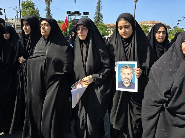 پیکر مطهر شهید «مجتبی محمدحسینی» در رودسر تشییع شد پیکر مطهر شهید «مجتبی محمدحسینی» در رودسر تشییع شد