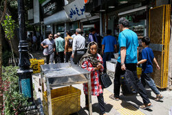 Businesses , markets reopen in Tehran