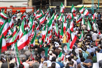 مسيرة جماهيرية حاشدة في حرّ شديد بلغ 50 درجة مئوية في اهواز