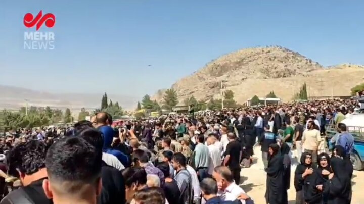 تصاویری از تشییع پیکر دلاور مردان ارتش در خرم‌آباد