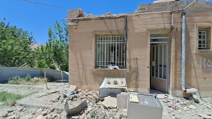 مرکز جامع سلامت میانراهان در کرمانشاه دچار خسارت شد