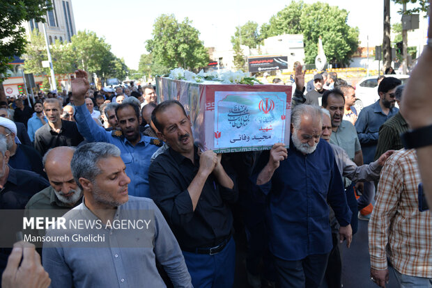 تشییع پیکر شهید راه وطن «مجید وفایی» در شاهرود