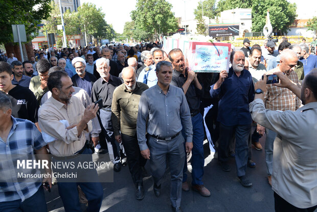 تشییع پیکر شهید راه وطن «مجید وفایی» در شاهرود