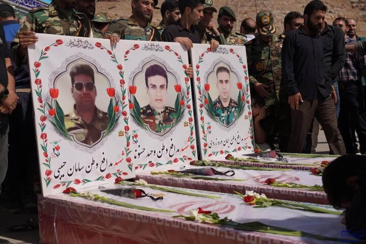 پیکر سه شهید پدافند هوایی ارتش در خرمآباد تشییع شد پیکر سه شهید پدافند هوایی ارتش در خرمآباد تشییع شد