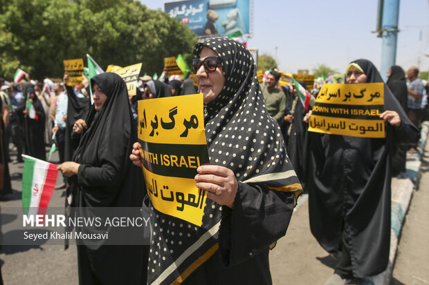 راهپیمایی پرشور اهوازی ها در گرمای ۵۰ درجه