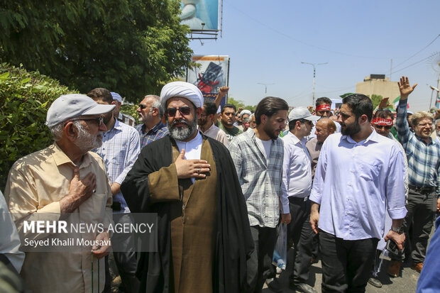 راهپیمایی پرخروش مردم قصیده ای فاخر در برابر ظلم و تجاوز