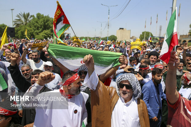 راهپیمایی پرشور اهوازی ها در گرمای ۵۰ درجه