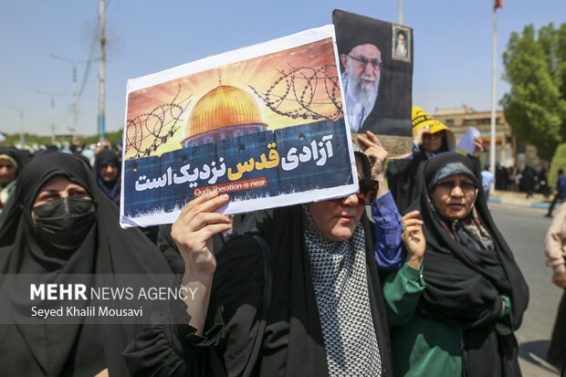راهپیمایی پرشور اهوازی ها در گرمای ۵۰ درجه