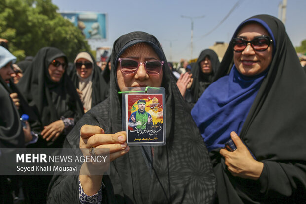 راهپیمایی پرشور اهوازی ها در گرمای ۵۰ درجه