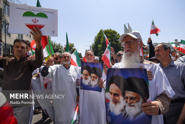 راهپیمایی «جمعه خشم و نصر» در کرج
