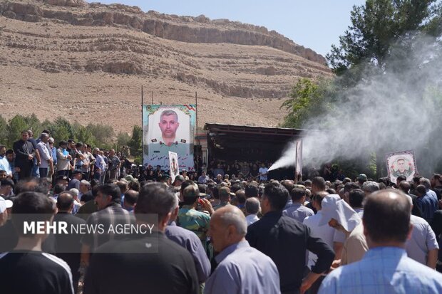 تشییع پیکر سه شهید پدافند هوایی ارتش جمهوری اسلامی ایران در خرم‌آباد