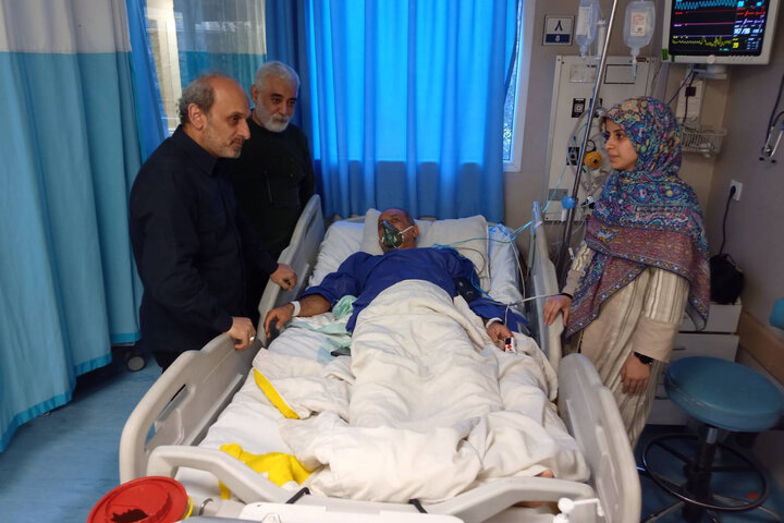 عیادت رئیس صداوسیما از مجروحان حمله رژیم صهیونیستی به رسانه ملی
